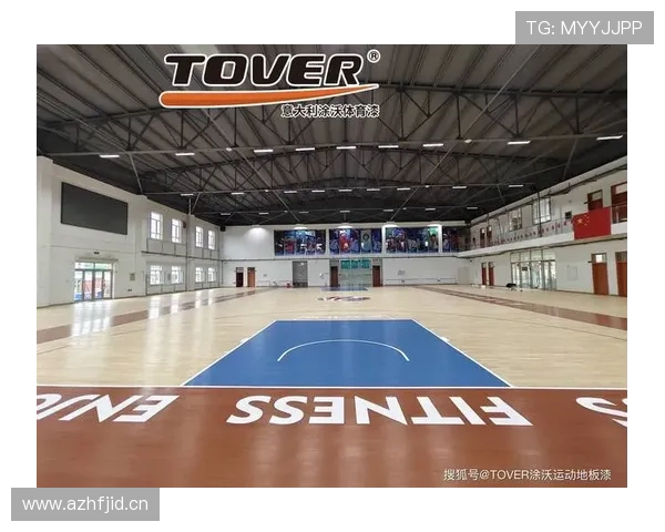 扎克拉文家里那个私人训练馆，连地板都是按比赛场馆一比一复刻的