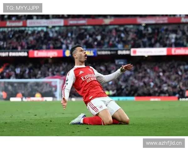 马丁内利无球跑动与纵深冲击解析